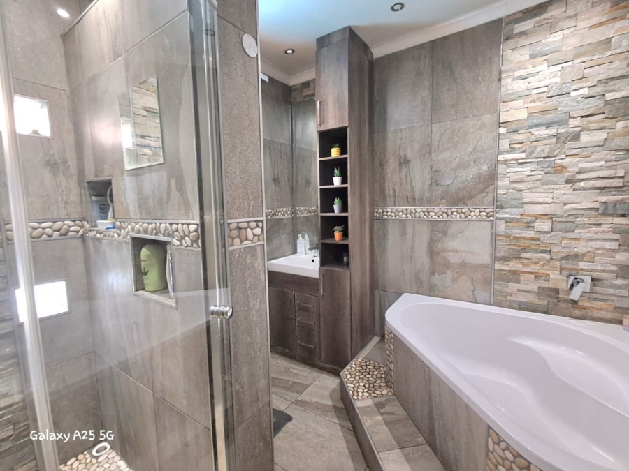 3 Bedroom Property for Sale in Sasolburg Ext 10 Free State